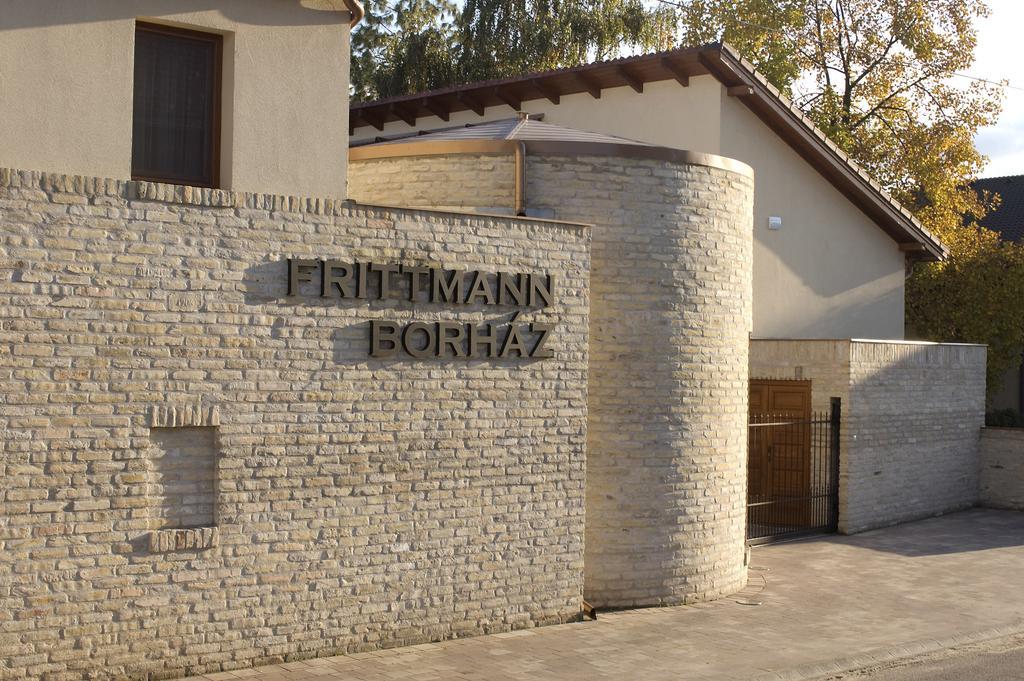 Frittmann Borhaz Bed & Breakfast Soltvadkert Exterior photo